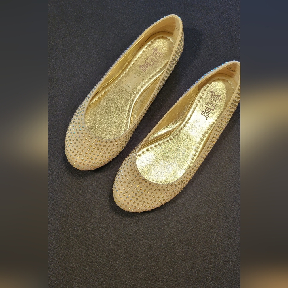 Brash Beige Twinkle Flats, womens 6.5